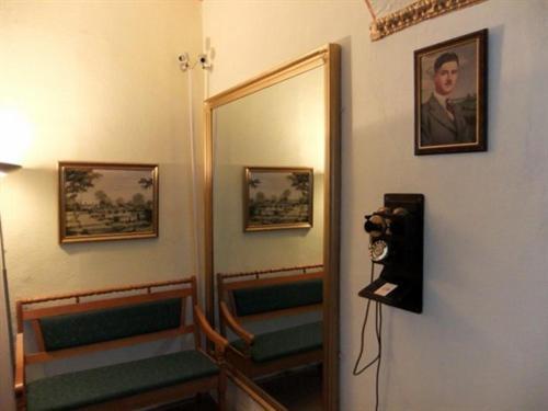 College Guest House Haverfordwest Ngoại thất bức ảnh