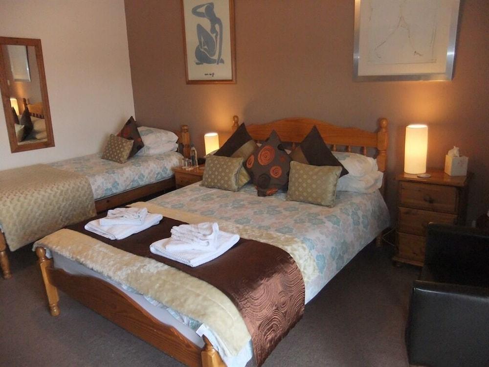 College Guest House Haverfordwest Ngoại thất bức ảnh