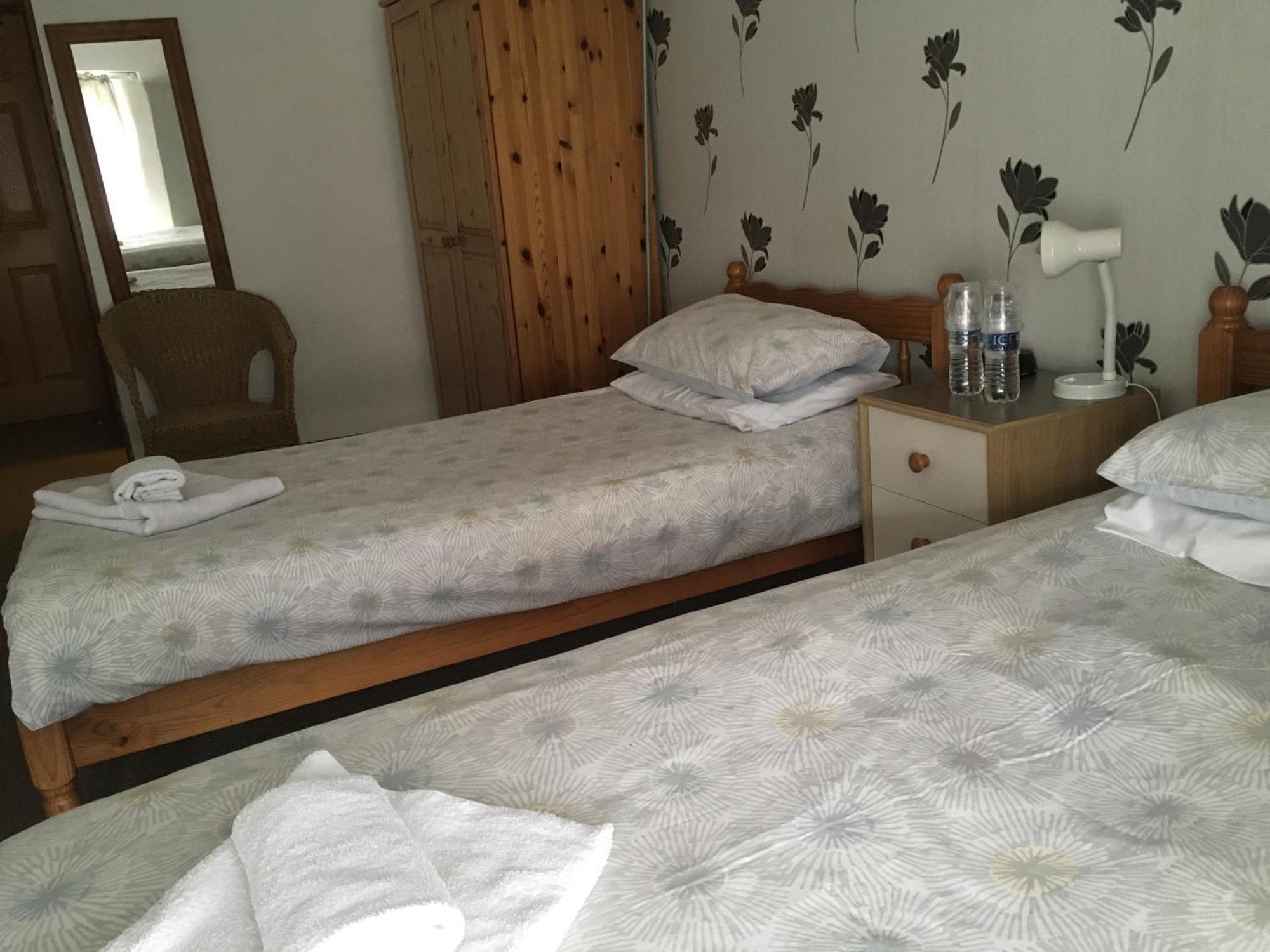 College Guest House Haverfordwest Phòng bức ảnh